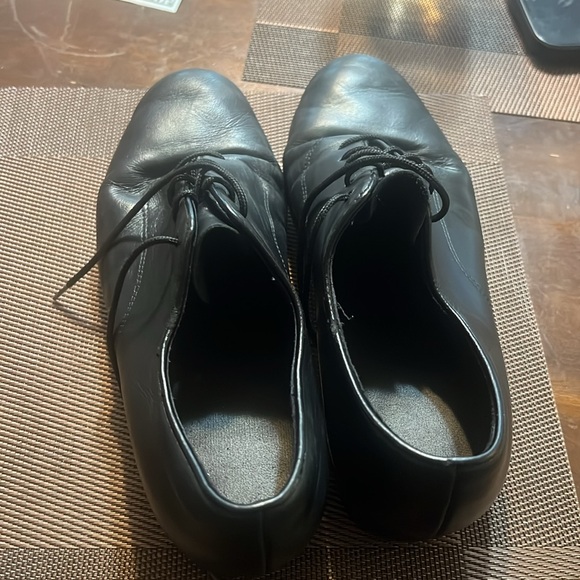 Dance shoes - Picture 2 of 3